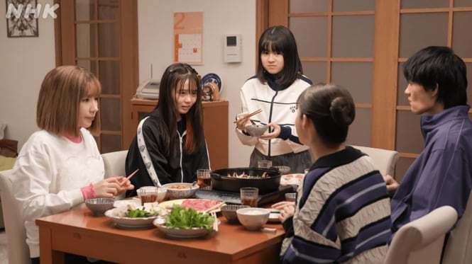 3/25(火)の「おむすび」 詩（大島美優）の“泊めてほしい”というお願いに歩（仲里依紗）は……。一方、活動休止のNSTメンバーが集合する